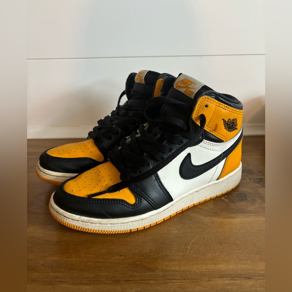 Nike Air Jordan 1 Retro High OG PS Yellow Toe, Black Youth Size 6Y